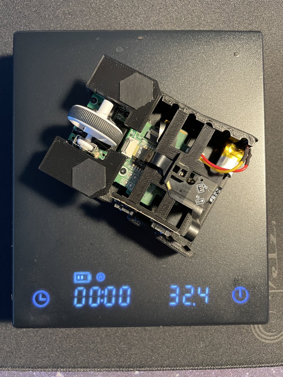 cOoLm0Dz's tweet photo. Some progression on my @LogitechGDE @LogitechGesport @LogitechG #GPX #GPX2 Superlight #FTIP ⭐️ . My skeleton is working fine. Last step is to make those thinner sidebuttons :) Everything goes smooth and quick. I am really proud so far. Working with the mouse &amp; it’s a pleasure 💜 https://t.co/S5Zv3d5zQh
