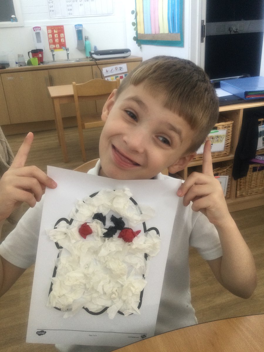 BPSHull's tweet photo. The children in the Launch Pad have enjoyed using different mediums to create tone and texture in their art work today. #BPSArt https://t.co/cOpi3fsLEx