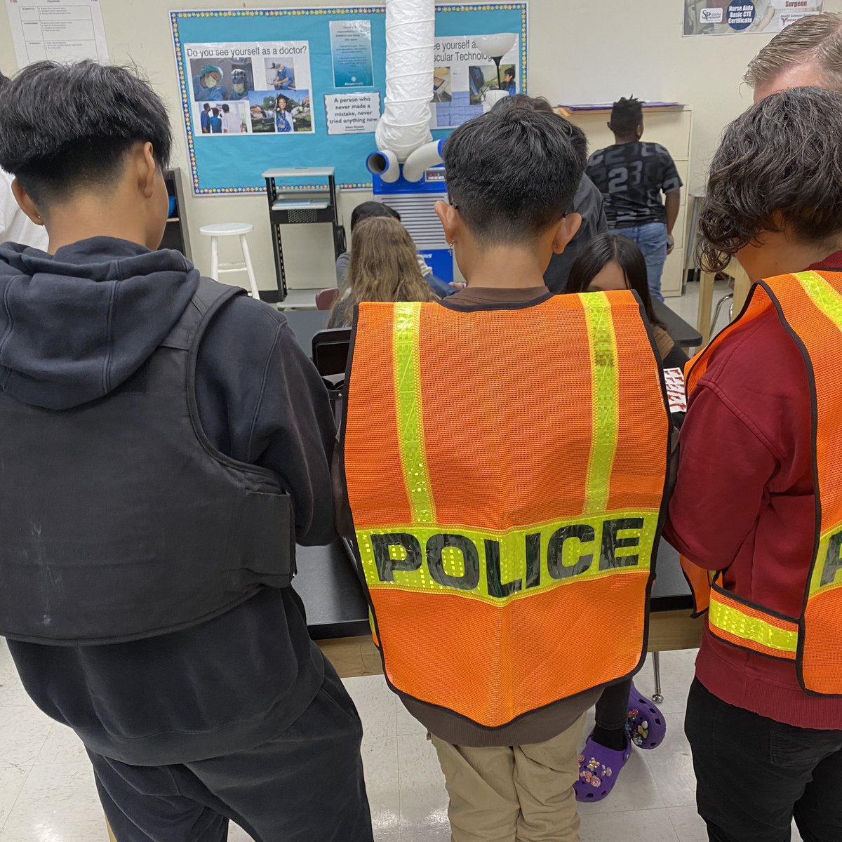 Fun day at <a href="/HSAMonroeMiddle/">HSA at Monroe Middle School</a>! Thank you <a href="/SouthPiedmontCC/">South Piedmont CC</a> for leading students to explore health &amp; public services careers! #HealthSciencesAcademy #Partnership <a href="/AGHoulihan/">Andrew G. Houlihan</a> <a href="/RimmerEdTech/">Casey Rimmer</a> @SPCCPrez <a href="/AngelaFoster71/">Angela E. Foster, Ed.D.</a>