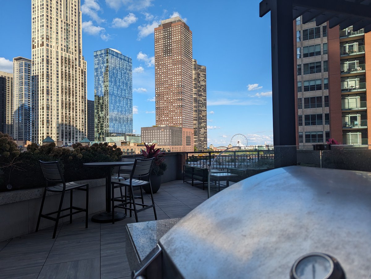 Cityfront Place tweet media