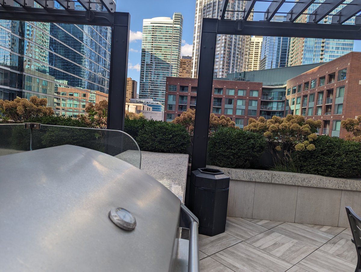 Cityfront Place tweet media