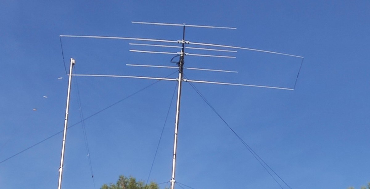 Last week my home made dual band 17m + 6m antenna was first installed. Among the first contacts on 50 MHz are today's QSOs with Hawaii vía long path. Thanks to NH6Y and KH6HI for FB contacts ! 😃 #hamradio