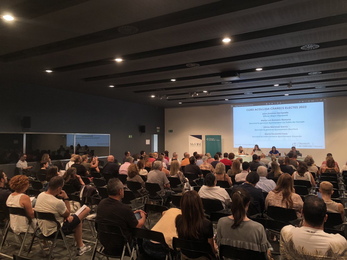formacioDIVAL's tweet photo. @unicomplutense @dipvalencia @MuVIM @aPicanya @NavarreteEva @Xativa Tercera sessió, hui dimecres, del Curs d'Acolliment de Càrrecs Electes 2023, organitzat per @formacioDIVAL. 

🗣️ Conferències de @MariaEsFa, secretària-interventora de @Ajuntament_G, Mª Luz Roncero, secretària de #LaPobladeFarnals i Olivia Martínez, secretària de @Aj_Benifaio. https://t.co/ogxadALEgS