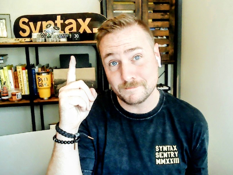 darcy's tweet photo. I'm willing to be a brand shill if you send me a skateboard deck as swag #sickpick @syntaxfm Was great hanging out with @wesbos / @stolinski / @bentlegen last week at their meetup https://t.co/UreQc51pSg