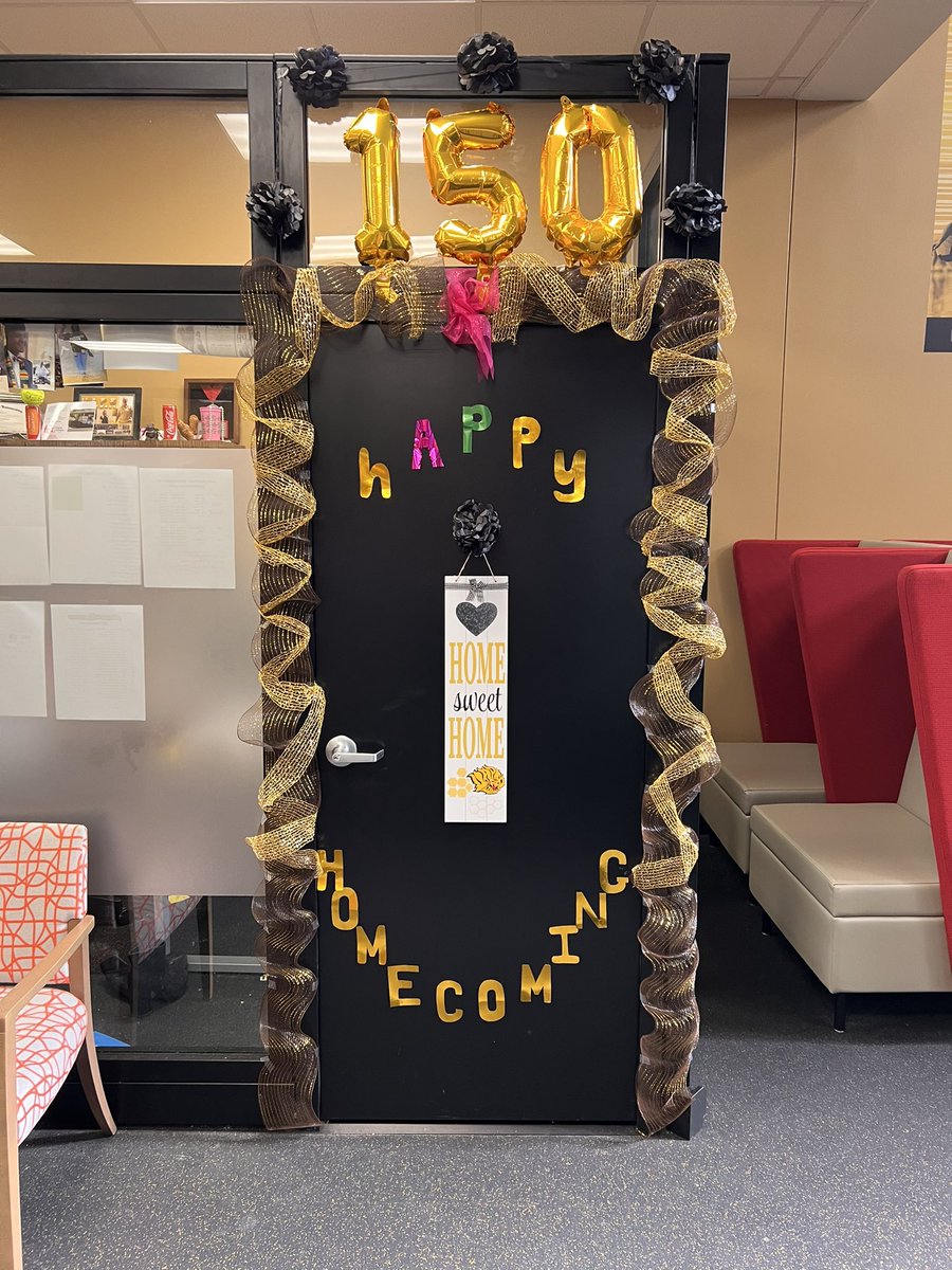 Miss_CeceK's tweet photo. Happy Homecoming!!!! Just a little door decorating contest for some friendly competition! #uAPb #Hoco23🖤💛🦁💛🖤 https://t.co/uRbR5d4bsB