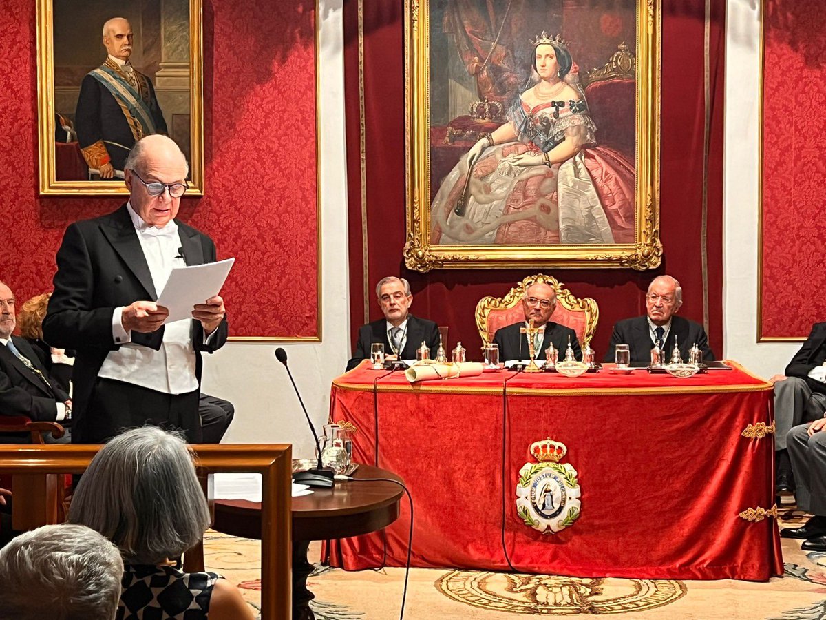 Señoras y señores Farsantes de la 4T:

Enrique Krauze es incorporado como académico de honor de la Real Academia de Ciencias Morales y Políticas de España. Un logro como ese enaltece a nuestro país y afianza los lazos que tenemos con la nación ibérica. La relación de México y