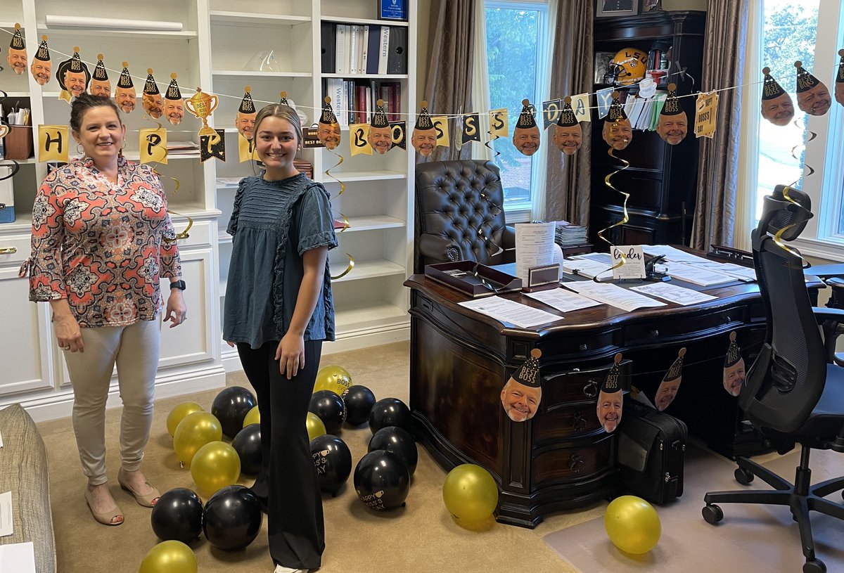 JChristianLewis's tweet photo. OUR TEAM
So, who knew Monday was Boss's Day? Obviously, these ladies.  I very much appreciate Katelyn and Maggie and the gifts, decorations, lunch and for making our work that much more enjoyable.  That's what y'all do! https://t.co/TJhRHynlIl