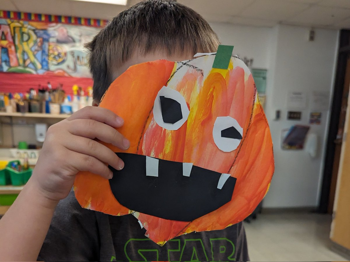 MrsVoigtArt's tweet photo. Kindergarten artists mixed their own orange paint using yellow and red to create a pumpkin. Then, they cut and glued their own shapes to create a jack-o-lantern! #kindergartenart #artsed #engaged64 #d64smiles @D64News https://t.co/HMSKx4pfCF