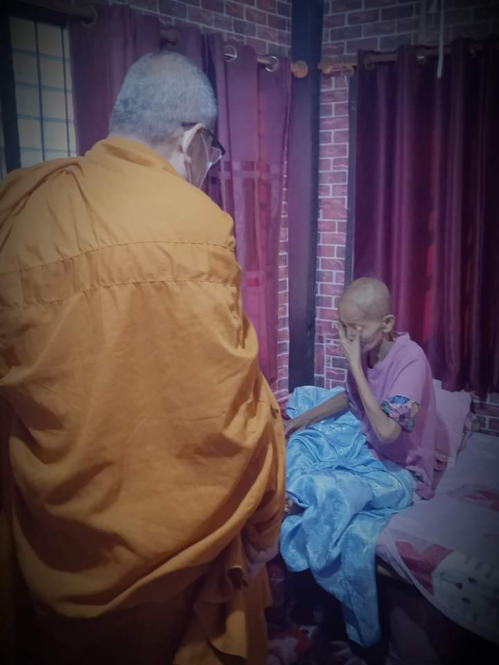 pim_pim68's tweet image. วันนี้คุณแม่มาลี ทำบุญถวยสังฆทาน 
เผื่ออาการป่วยหายหรือดีขึ้น 

💐🫂👪