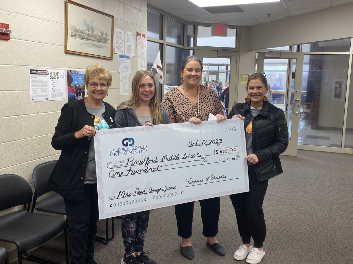 Araya Jones nominated Miss Reed into a drawing at Gordon and DeSantis Orthodontics for being her favorite teacher.  Today they dropped by to present Miss Reed with a $100 check!!