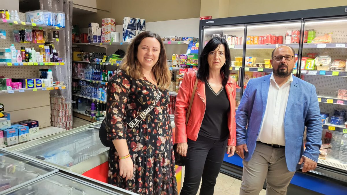 AlbertoXAragon's tweet photo. Gran trabajo el del Ayuntamiento de #Mainar con María Lina de @AragonPAR como alcaldesa, para modernizar el pueblo y ofrecer unos servicios de calidad. #731xAragón #PartidoAragonés https://t.co/TaUy1mIVpC