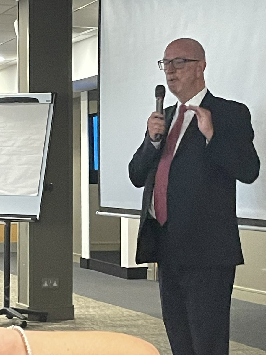 What a fantastic day of networking, celebrating & recognising AHP 🌟As @DavidNichols0n says “AHPs are the ultimate integrators…& we need to work together across the ICB to make things happen” @BC_AHPs @RosLeslieRWT @ZoeDixonAHP @KarenLe08016942 @SuzanneRastrick