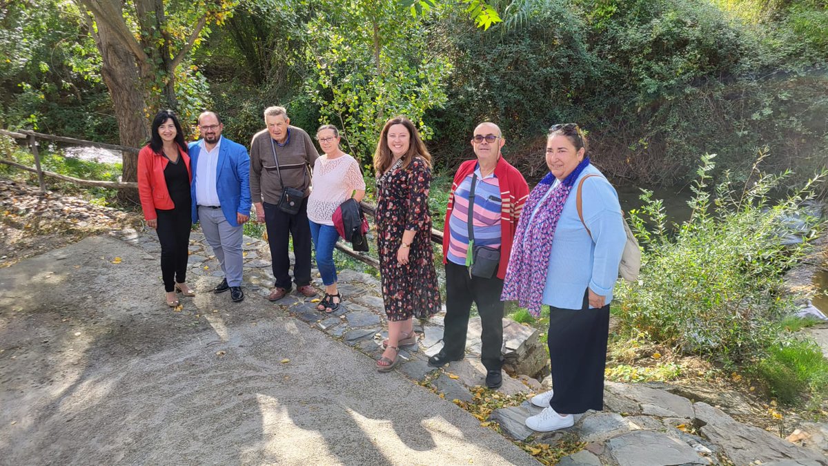 AlbertoXAragon's tweet photo. Un placer haber visitado #Cerveruela acompañado por su alcalde, Aurelio Andrés, que lleva más de 20 años trabajando por su pueblo. #731xAragón #PartidoAragonés https://t.co/DipPRWY33d