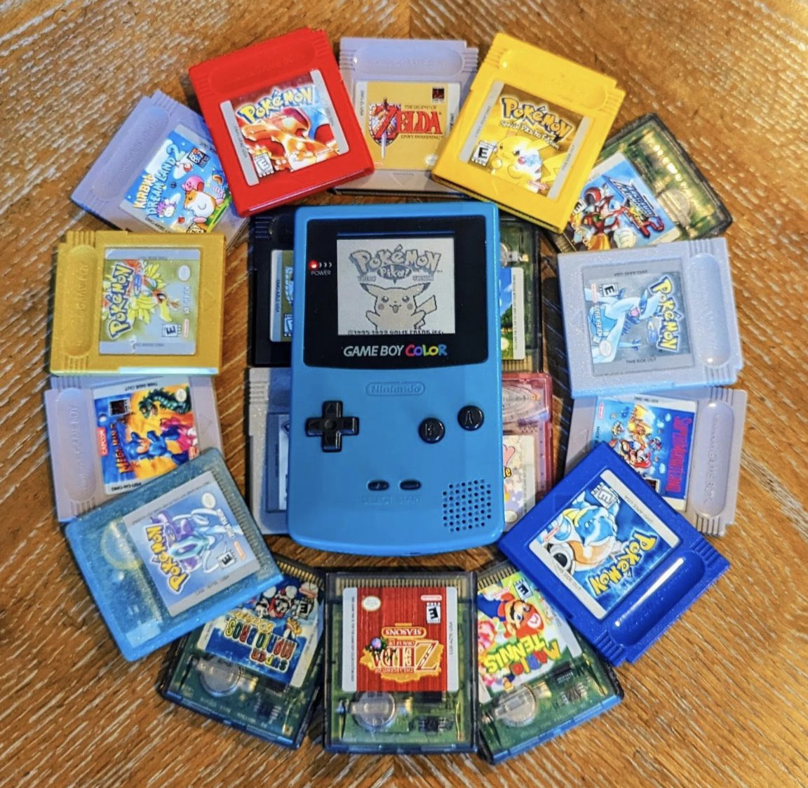 Behind_Retro's tweet photo. Gameboy Colour (Release Date: 28th October 1998) https://t.co/H67eIoQAEU