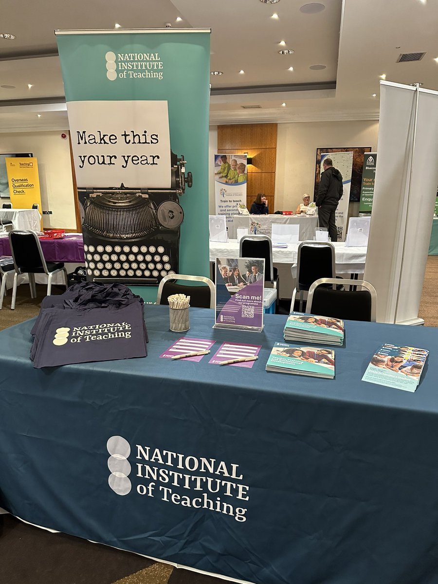 Thinking about a career in education?🤔 come and speak to me at tonight’s @getintoteaching event!📚🎓

📍 Crowne Plaza Hotel Nottingham
⏰ 5pm-8pm

@NatInstTeaching @teach_north @OGATrust

#traintoteach #Getintoteaching