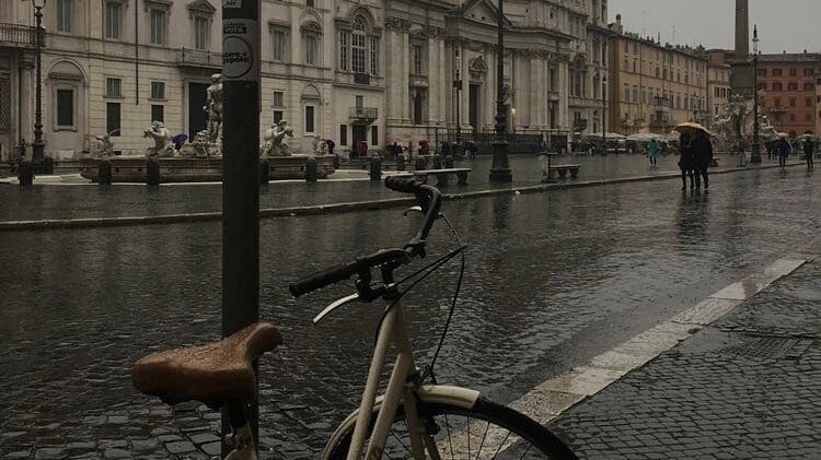 malusokay's tweet photo. Rainy evenings spent reading 💭 https://t.co/z0wHOuS8p7