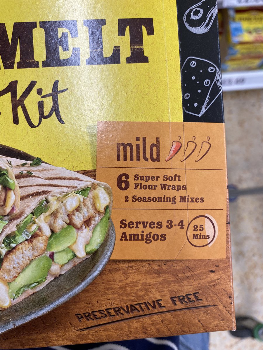 Miso_Soup_27's tweet photo. @HSLingLands encontré estas cajas en Tesco. El español les da autenticidad que la comida es lo mismo que se comen en México. https://t.co/9TiNWNdTAp