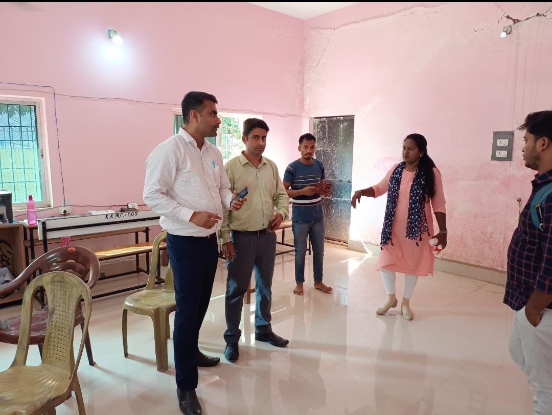 Had the privilege of hosting CSC State officials at the Student Resources Center (SRC) at K.K.M College, #Pakur by CSC SPV. A wonderful exchange of ideas and insights towards empowering students! 

#StudentResources