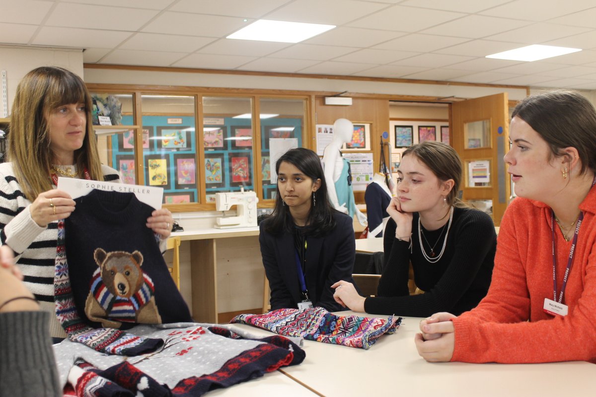 PipersArts's tweet image. It was fantastic to have Mrs Masterson visit Year 12 &amp;amp; 13 today to talk about being a Knitwear Designer. She showed us examples of her work as well as giving valuable insight into how the industry works. It was an extremely interesting session. #PipersSixthform  @PipersCornerSch