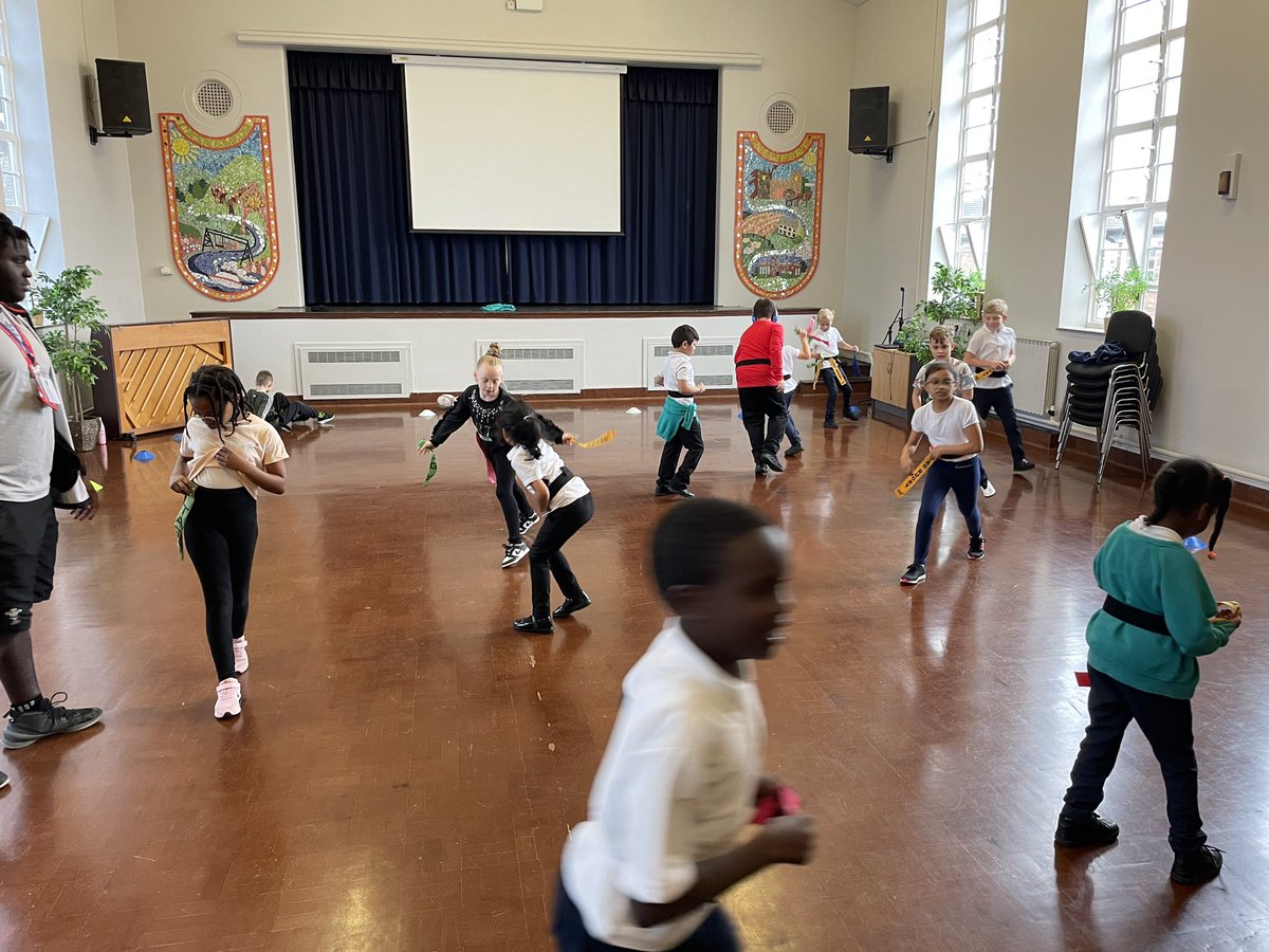 Great tag rugby session <a href="/MaesglasPrimary/">Maesglas Primary School</a> today with Maple Class led by our WRU Apprentice Alex.

Working on our tagging, evasion and handling skills. Well done

#wruhub 

<a href="/Christo11590925/">Christopher Cornford 🏴󠁧󠁢󠁷󠁬󠁳󠁿</a> | <a href="/AshSweet6/">Ashley Sweet</a> | <a href="/AshleighJones12/">Ashleigh Collier</a> | <a href="/lydstep66/">Carl Scales</a> | <a href="/CoachPalmMentor/">Anthony</a>