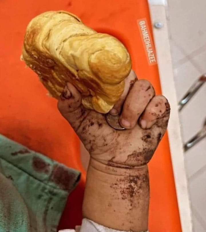 Ah!  
Taş olsak, toprak olsak; denecek çağ geldi. #GazzedeKatliamVar
“Ben bu çağdan nefret ettim.
Etimle, kemiğimle nefret ettim!”
#Gazze #GazzedeKatliamVar #SavasDeğilSoykırım #SavasaHayır #PalestineGenocide #Gaza #IsraelTerorrist #