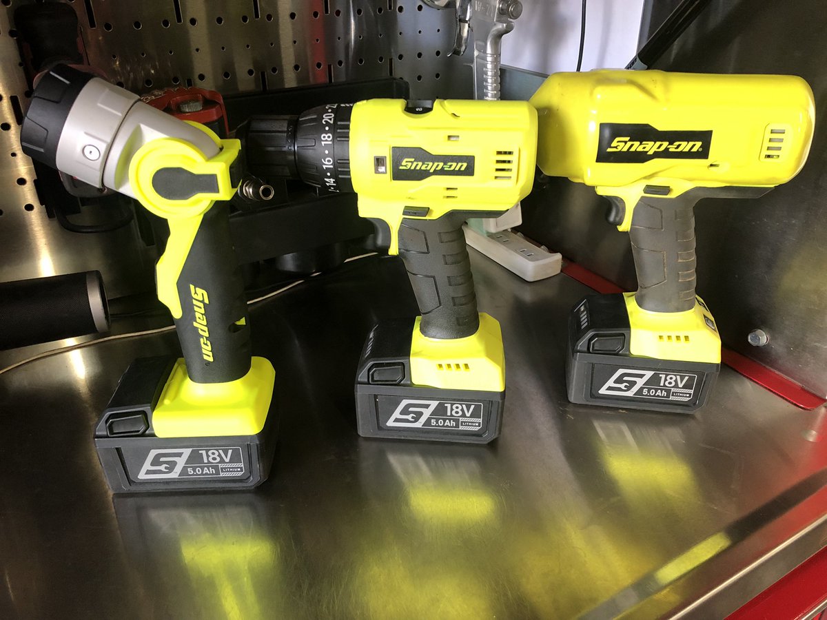 黄色3兄弟納品されました(*´艸｀)
#Snapon #スナップオン #スナップオンジャパン #スナップオンツール #インパクト #ハンマードリル #ワークライト