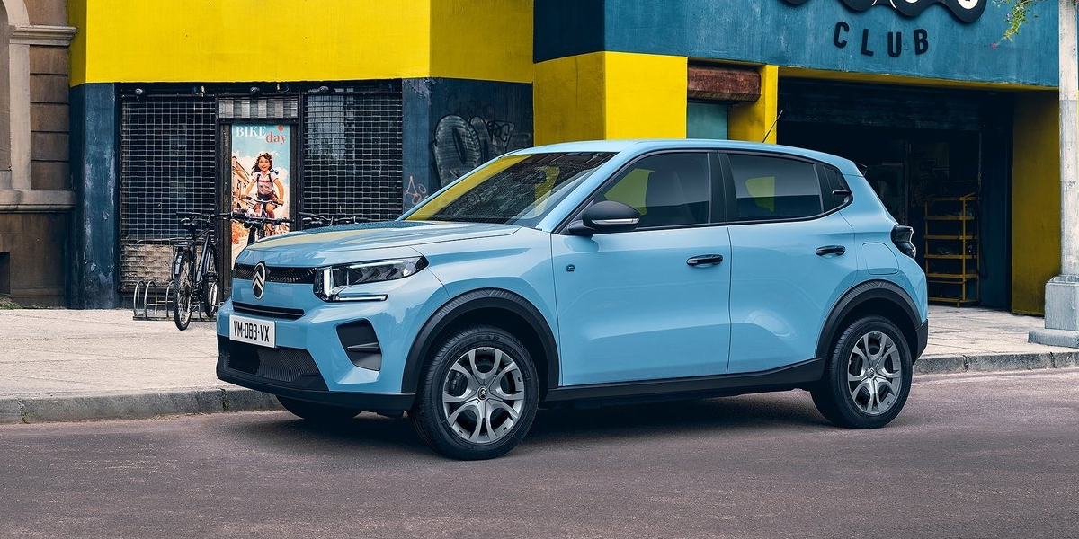 GoGreenLeasing's tweet image. Take a look at the new #Citroen e-C3. 👀

The budget-friendly EV is expected to cost under £23,000 when it arrives early next year. 💸

The e-C3 also displays Citroen's latest design language and logo. ✨

Read more here &amp;gt; gogreenleasing.co.uk/blog/new-citro…

#Cars #EV