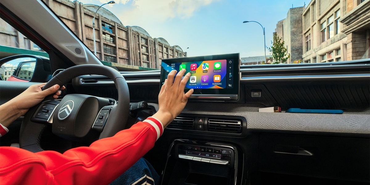 GoGreenLeasing's tweet image. Take a look at the new #Citroen e-C3. 👀

The budget-friendly EV is expected to cost under £23,000 when it arrives early next year. 💸

The e-C3 also displays Citroen's latest design language and logo. ✨

Read more here &amp;gt; gogreenleasing.co.uk/blog/new-citro…

#Cars #EV