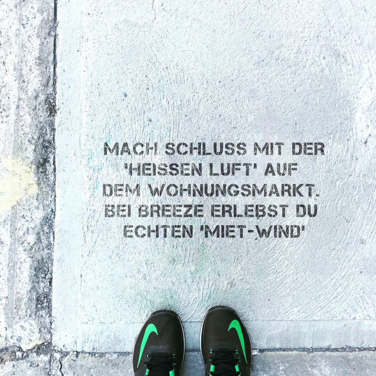 Beende die endlosen Wohnungssuchanfragen und die scheinbar endlose "heiße Luft" auf dem Wohnungsmarkt! Bei Breeze bringen wir frischen "Miet-Wind" in deine Suche. 📷#wohnungssuche #mieten #breezeapp
