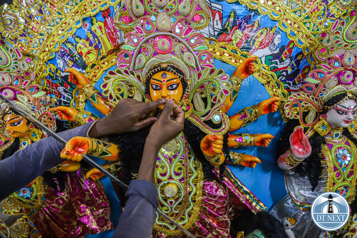 dt_next's tweet photo. Goddess Durga statues ready for delivery made by artisans who quietly create the magic in a dimly-lit metal shed at Thakkar Baba Vidyalaya in T Nagar.
📸 @agam_justin
#DurgaPooja #DurgaPuja2023 #Navratri2023 #Navratri #Navaratri2023 #Navaratri #DurgaMaa #DurgaStatue #Chennai https://t.co/dDHq7a6wEa