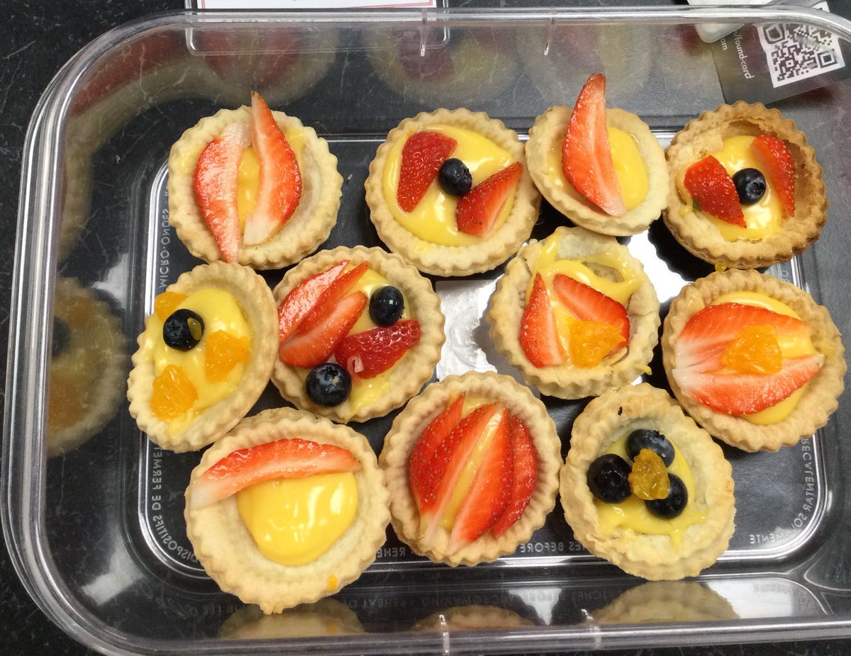 PipersFoodTech's tweet photo. @PipersSenior #pipersyear8 fruit custard tarts https://t.co/wZ2cRHH7hH