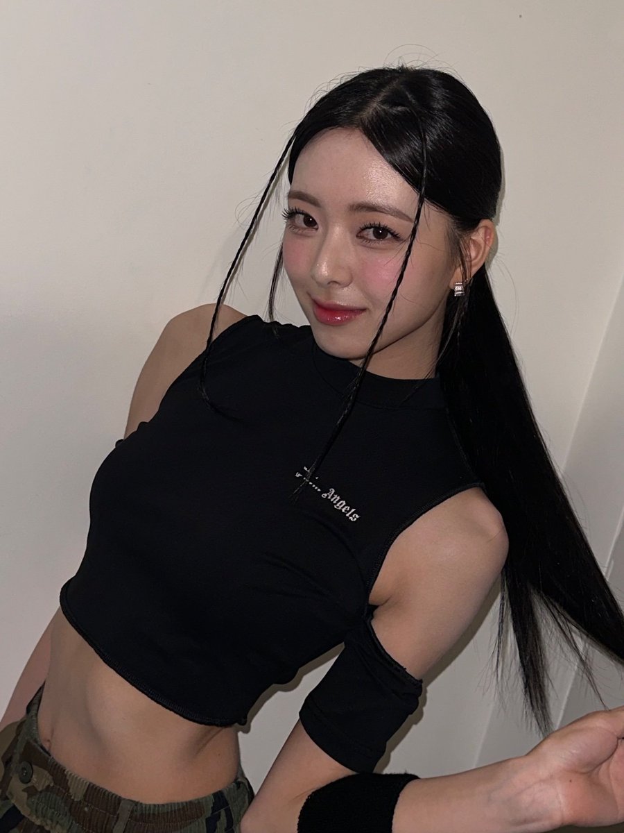 itzylog's tweet image. 