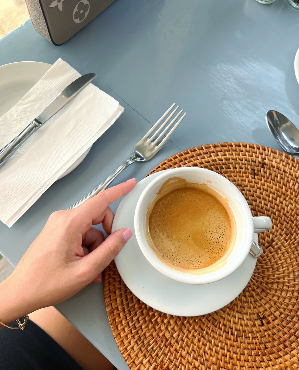 Coffee moment before a sales meeting with @barbadosvillasales

Barbados Villa Services is a boutique style real estate company who works one-on-one with clients ~ specialising in luxury real estate on the West Coast of Barbados 🇧🇧