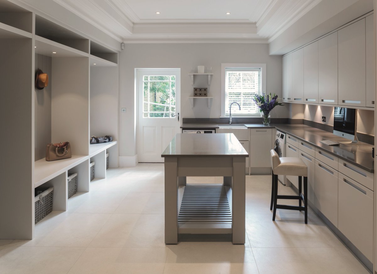 Our kitchen brochure doesn't just show our collections we offer, it is also includes utility inspiration, storage options, features such as bars and booths and media units, plus much much more!

Get your free copy here - ow.ly/cws950PVuCf

#stonehamkitchens #kitchenideas