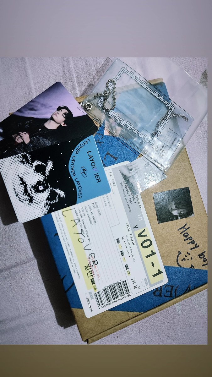 rizagadako's tweet photo. Kim Taehyung came home. Omo! Andaming ayuda na pocas ni Chairman. 💜💜💜

Thank you for bringing this home @DailyAJBoutique. Til next budol. 🤫 https://t.co/6afe4Ou9QS