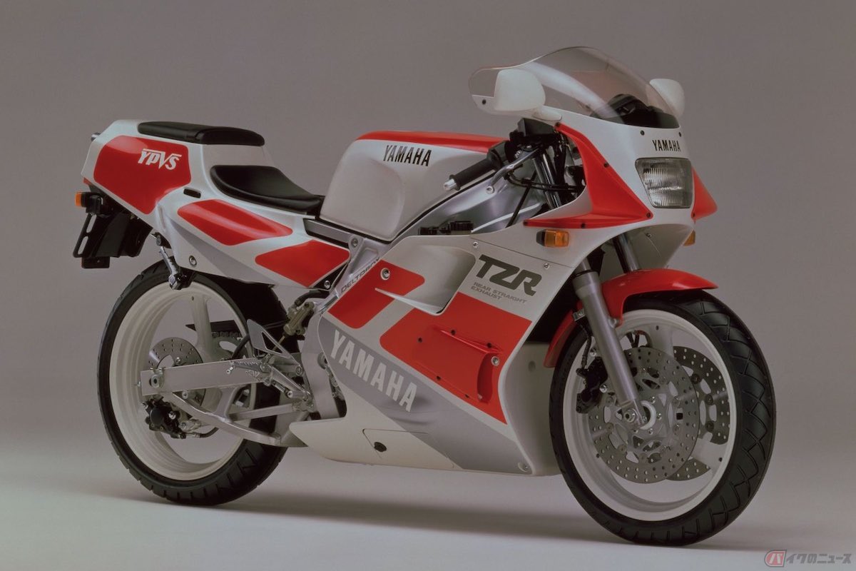 PutiMotor's tweet photo. 変わったあだ名のバイク❗️🏍

'89 ヤマハ TZR250(3MA)「サンマ」

TZR250は多くのモデルを発売しているため、1KTや3MAなど型式で呼ばれるようになりました。

3MAがサンマと読めることから、サンマというあだ名になったようです。

https://t.co/mpawThbrpm https://t.co/VF5Zp5Cd8j