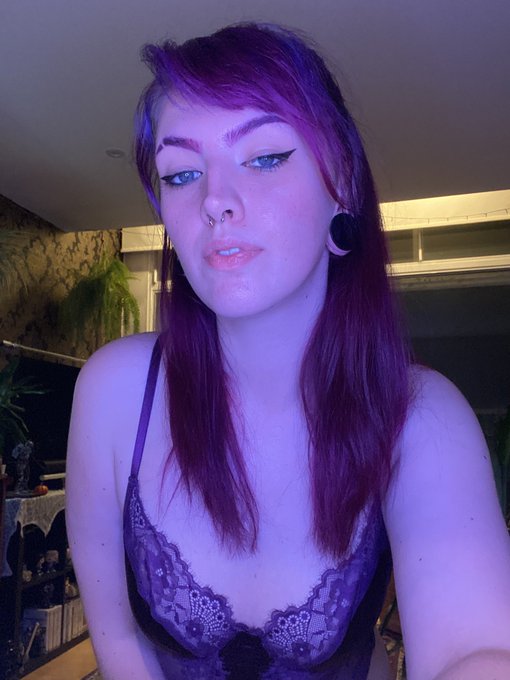 you look lonely https://t.co/mDbpXQ1RLp