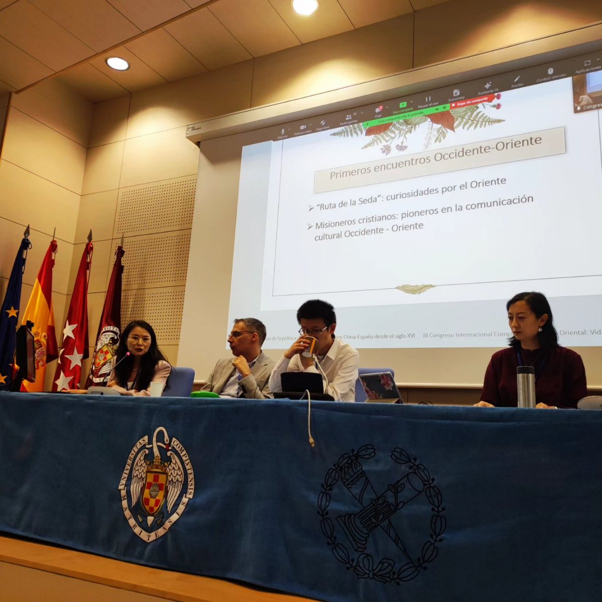 AsiaCongreso's tweet photo. En la segunda sesión, Jinjing Xu (USAL) nos habló de las cacerías reales de la dinastía Shang, Huiling Luo (UCM) de relaciones China-España desde el siglo XVI, Xiaoling Wang (UCM) sobre el Xianqing Ouji y Li Juyang (UCM) sobre el carácter "gusano de seda" #ucm #china #gtea #usal https://t.co/47CMLkCOvn