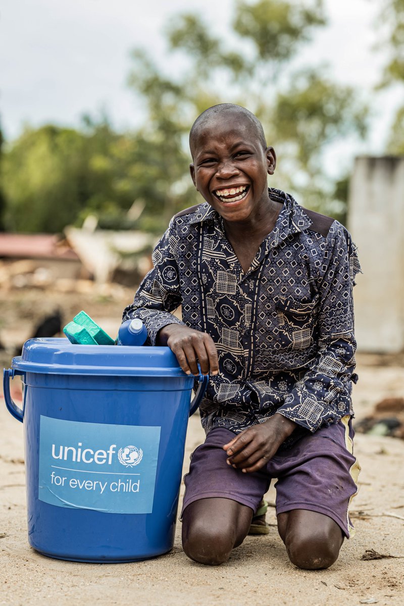 Handwashing with soap can help reduce the transmission of infectious diseases like #Cholera
#ForEveryChild, Safe Hands #GlobalHandWashingDay2023
<a href="/UNICEFAfrica/">UNICEF Africa</a>