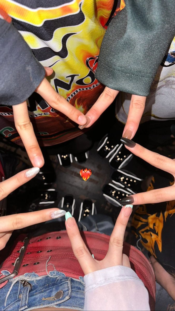 #영파씨 #YOUNGPOSSE | 1st EP "MACARONI CHEESE" | 공식 사진 (프로모션 제외) 

🗓 231018: 곧 만나요 ❤️‍🔥
🔗 x.com/youngposseup/s…
🔗 instagram.com/stories/youngp…

#MACARONICHEESE