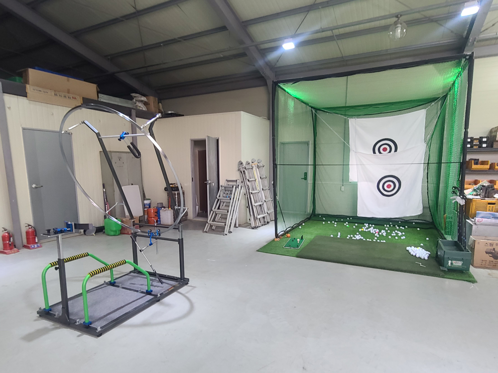 Proswing_Inc's tweet image. 공장안에 개인타석과 함께 #프로스윙머신 설치~ 골프에 진심인 대표님^^

proswing.kr
제품문의: 1899-6637
#골프연습머신 제조 (주)프로스윙

#골프스윙연습기 #골프자세교정장비 #골프궤도교정장비 #드라이버연습 #아이언연습 #골프체중이동 #드라이버스윙플레인 #아이언스윙플레인