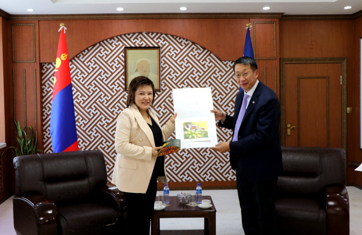 OSCE_Academy's tweet photo. On 16/10, #OSCEAiB Acting Director Dr. Indira Satarkulova met H.E. Enkh-Amgalan Luvsantseren, Minister of Education &amp; Science of 🇲🇳 w/in the official visit to Ulaanbaatar, to discuss education reform &amp; 🇰🇬🇲🇳collaboration that would allow the experience sharing &amp; students’ exchange https://t.co/wFKmj9sxLQ