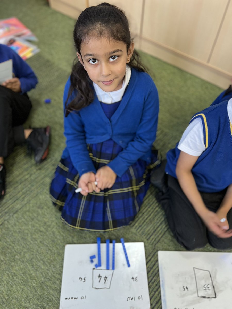 carltonj_i's tweet image. Year 2 have been learning to identify ten more than and ten less than a number. We loved using concrete resources to aid our learning. #masterymaths #ncetm