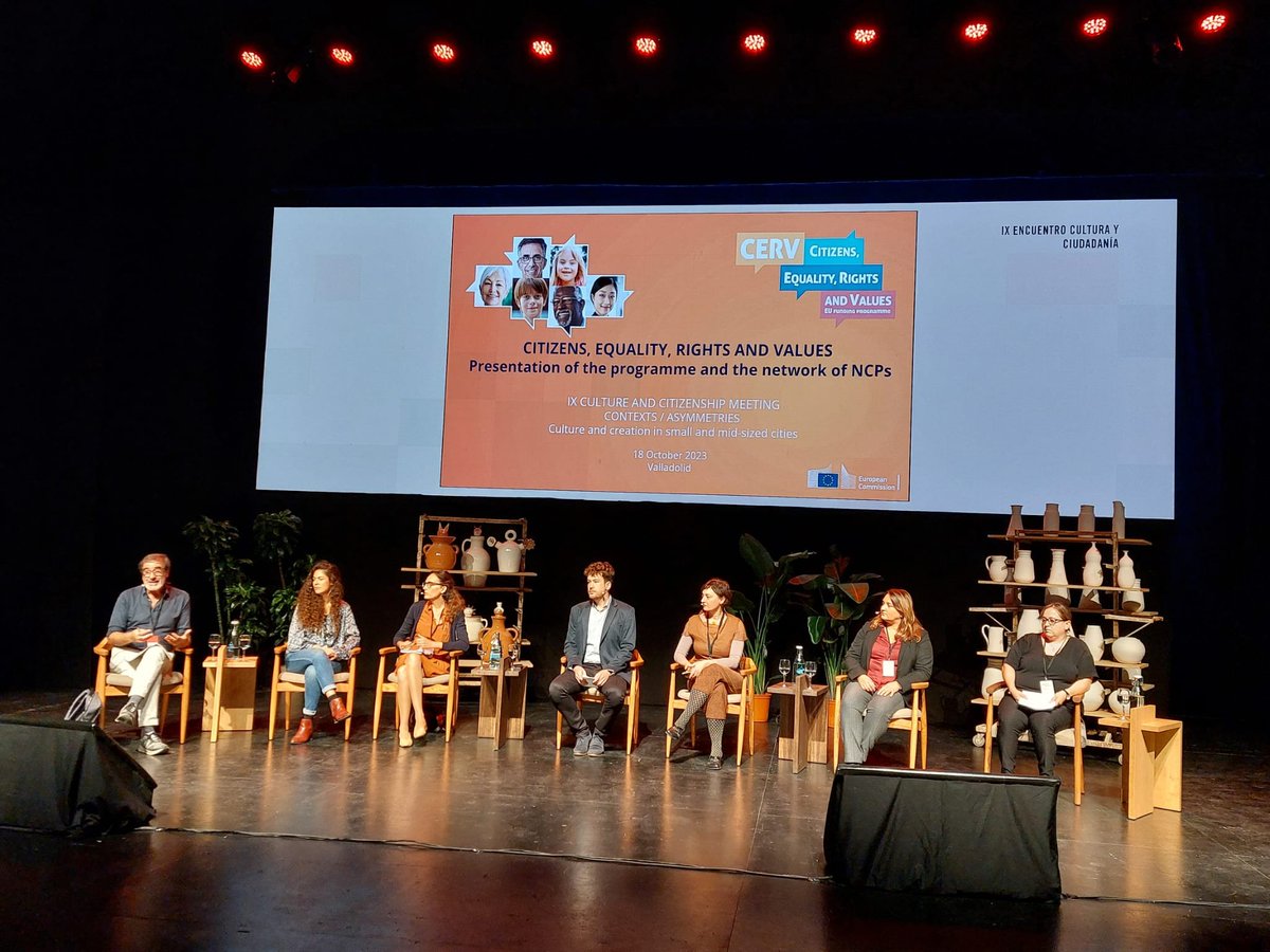 PuntoEuropeoES's tweet photo. 📢Empieza la mesa sobre el Programa #CERV en el #IXEncuentroCulturayCiudadanía, donde se presentarán las principales líneas de financiación del Programa, así como dos proyectos beneficiarios, #WinEU.rur y #RhizomeCities.
🛜¡Síguelo en streaming!
https://t.co/ZjVVH1VBot https://t.co/lTxBIUP9c7