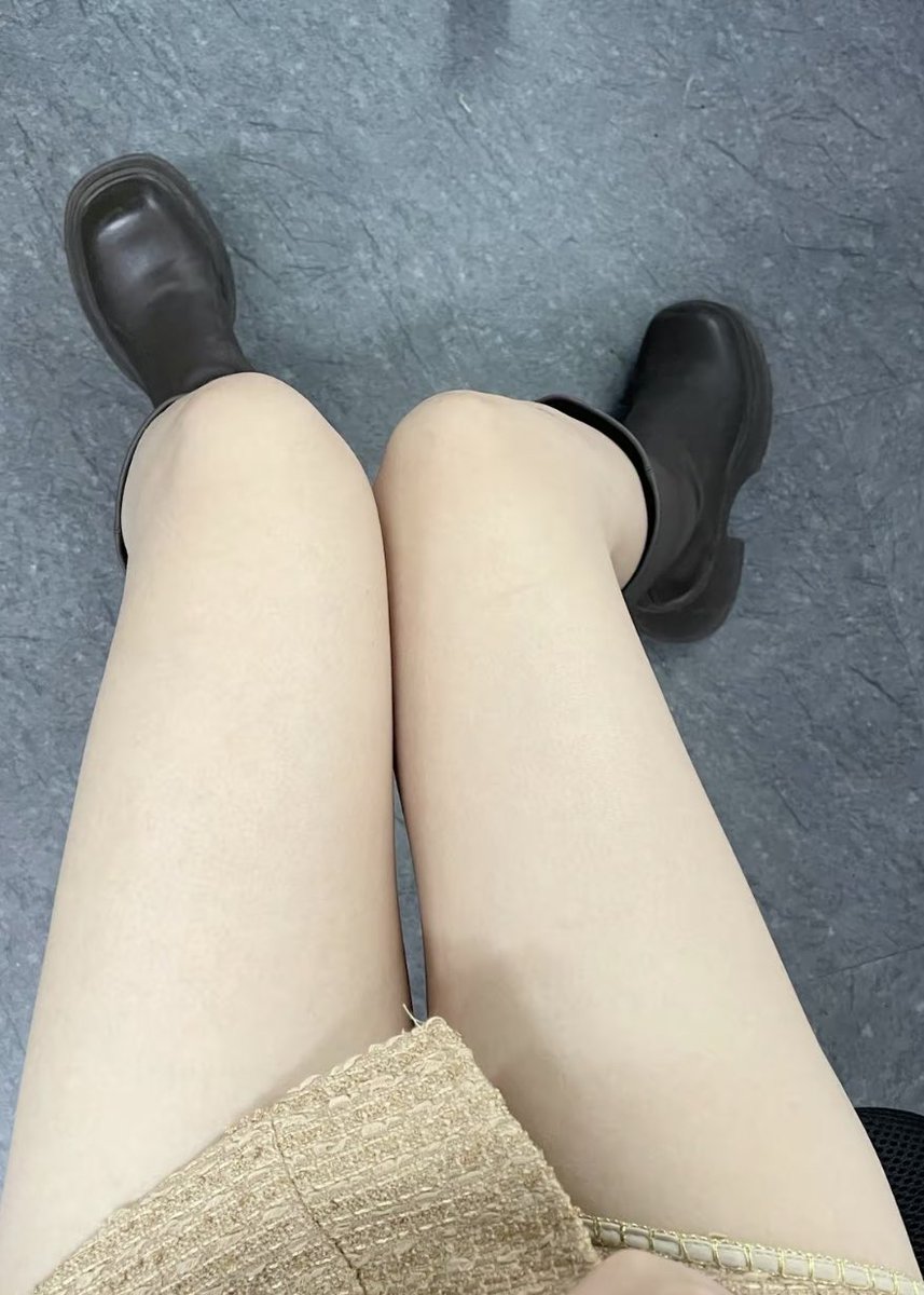 越做越想做 骚穴又不争气的湿了🥹 https://t.co/gbDTVCVt4S