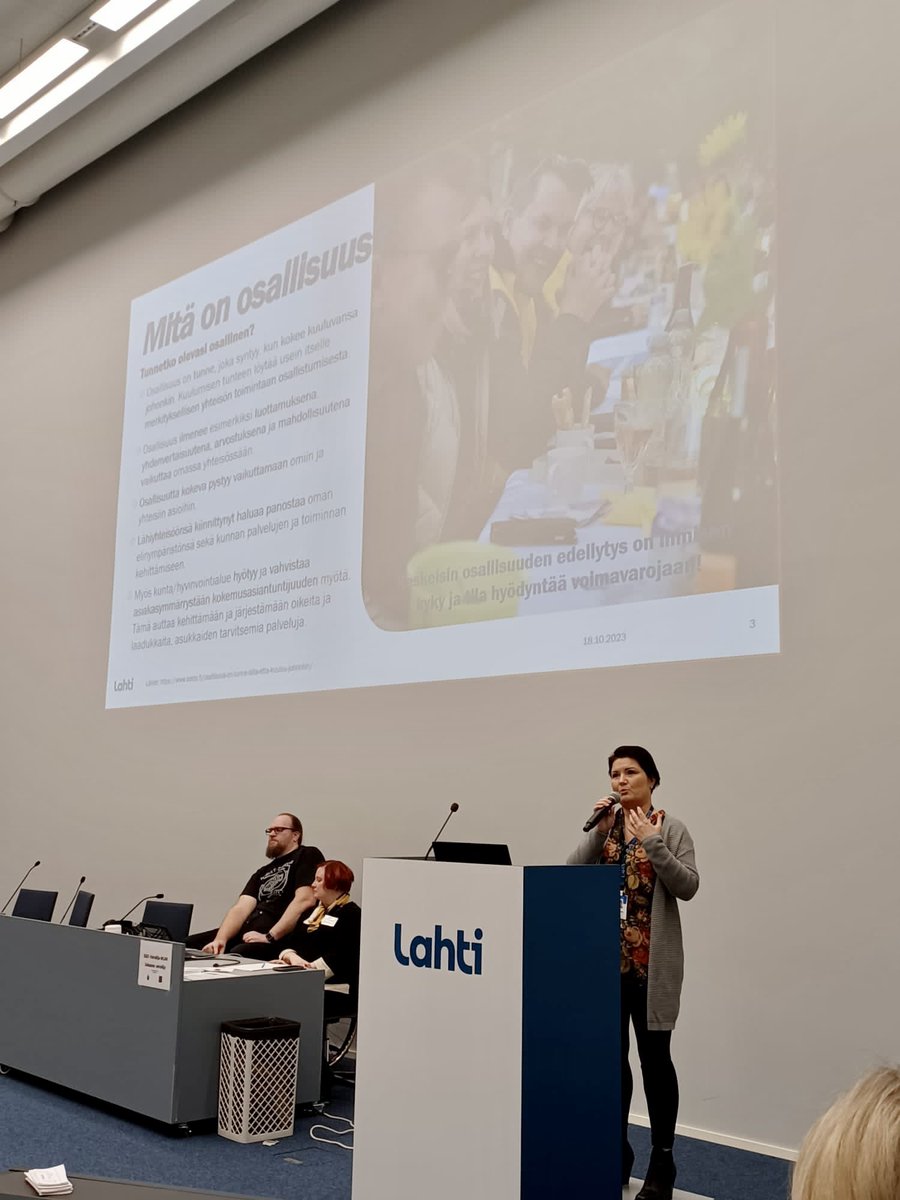 Osallisuutta kokeva, lähiyhteisöönsä kiinnittynyt haluaa vaikuttaa yhteisiin asioihin ja kehittää lähiympäristöään. Meille kunnilla on haaste, kuinka saamme kaikki kansalaiset mukaan kaupungin kehittämiseen 🤔 #PHsotefoorumi2023 #osallisuus #osallisuustyö #phsoteturvary #lahti