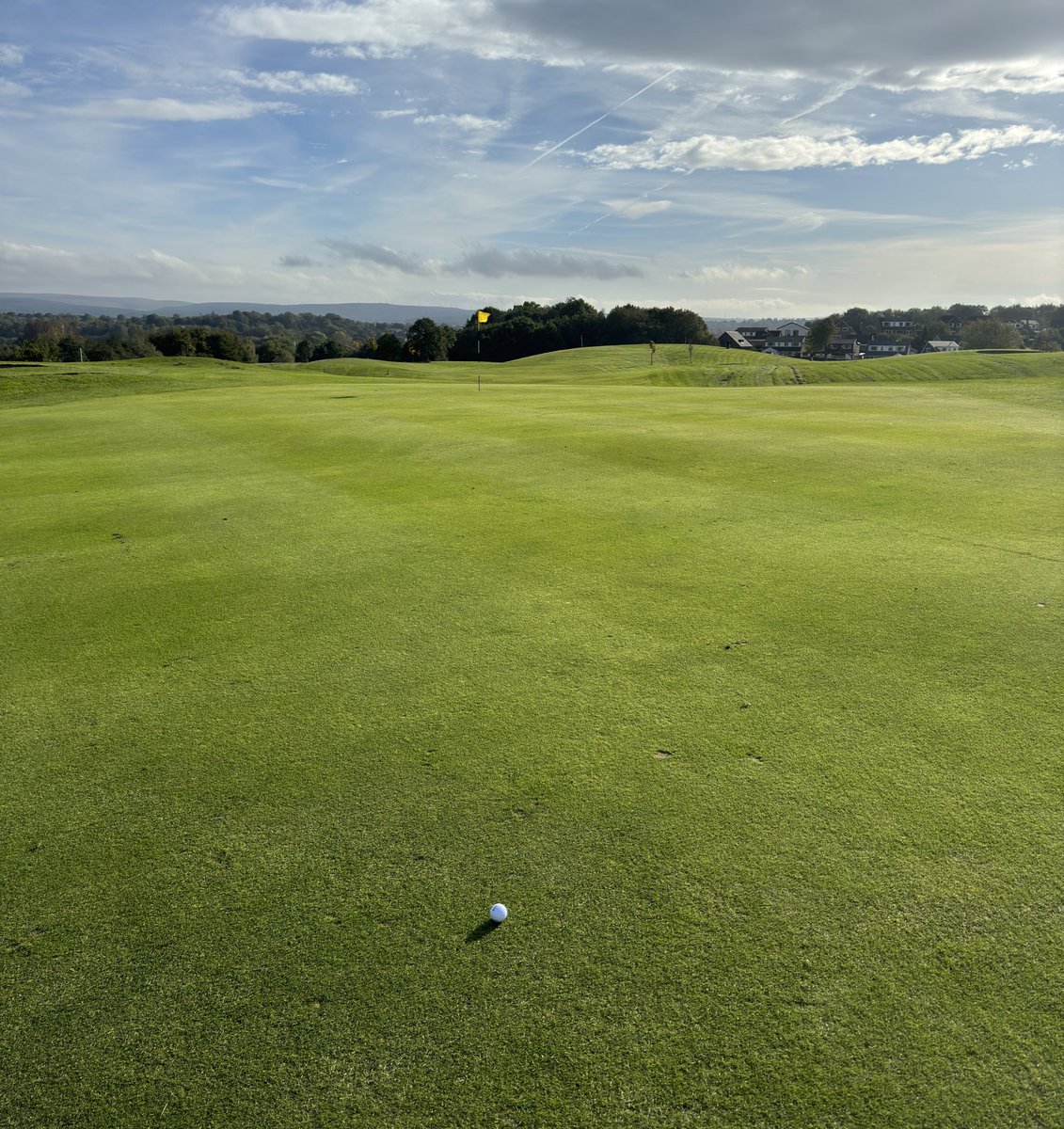 MarlandGolf's tweet photo. You have this for birdie... How many putts do you take from here? โณ๏ธ๐
#golfmates #golfcourse #3rdhole #par4 https://t.co/QtgURH3Po4