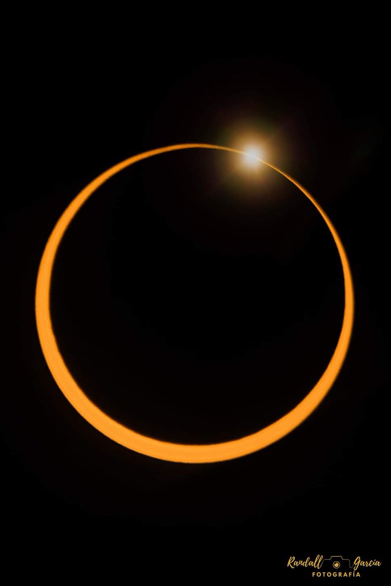 RealtyJcfrancis's tweet image. Eclipse anular de sol. Puerto Limón, #CostaRica 📷 Randall García 🇨🇷❤️

#EclipseSolarAnular #CRC
#Eclipse2023 #Photography