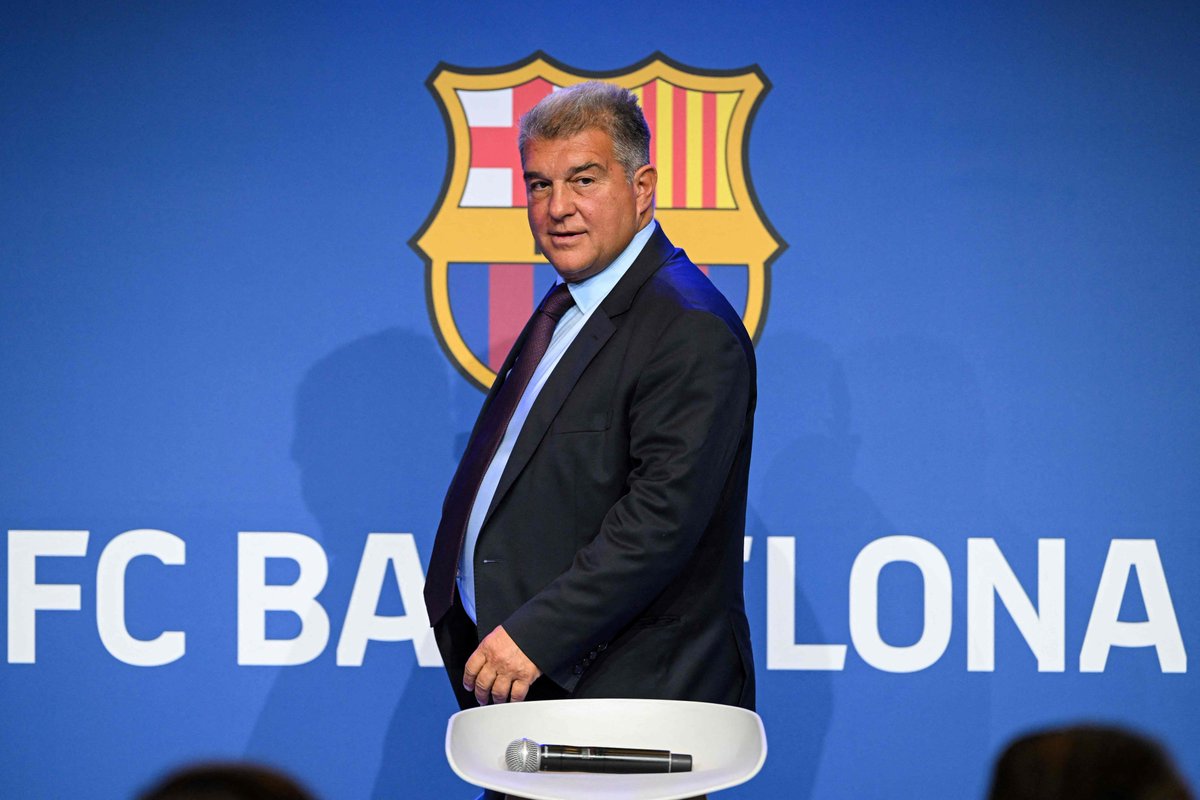 Con mi presi <a href="/JoanLaportaFCB/">Joan Laporta Estruch</a> y con el <a href="/FCBarcelona_es/">FC Barcelona</a> hasta el final, en lo que buenamente podamos ayudar aquí estamos los Territorian@s unidos en contra de esta lamentable campaña donde nos atacan por todos los lados, Força Barça siempre 👍🙏