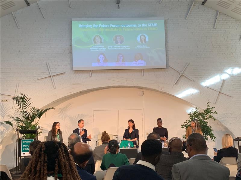 GFMD_CSD's tweet photo. Building bridges between the EUDiF Future Forum and the @GFMDprocess:
The FF highlighted the importance of diversifying partnerships and identifying the diaspora value chain. These key reflections will shape our civil society engagement at the 14th GFMD Summit!
#diaspora4dev https://t.co/9UAZFLKFuc